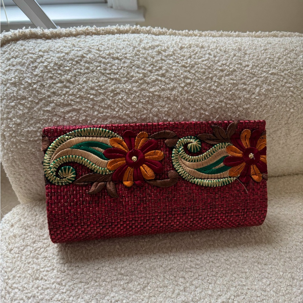 Vintage Burgundy and green clutch bag #glamour